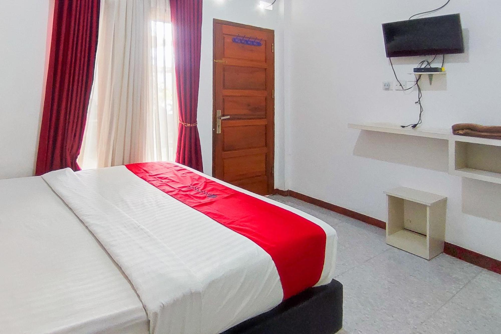 Reddoorz Syariah At Penginapan Eby Padang Exterior photo