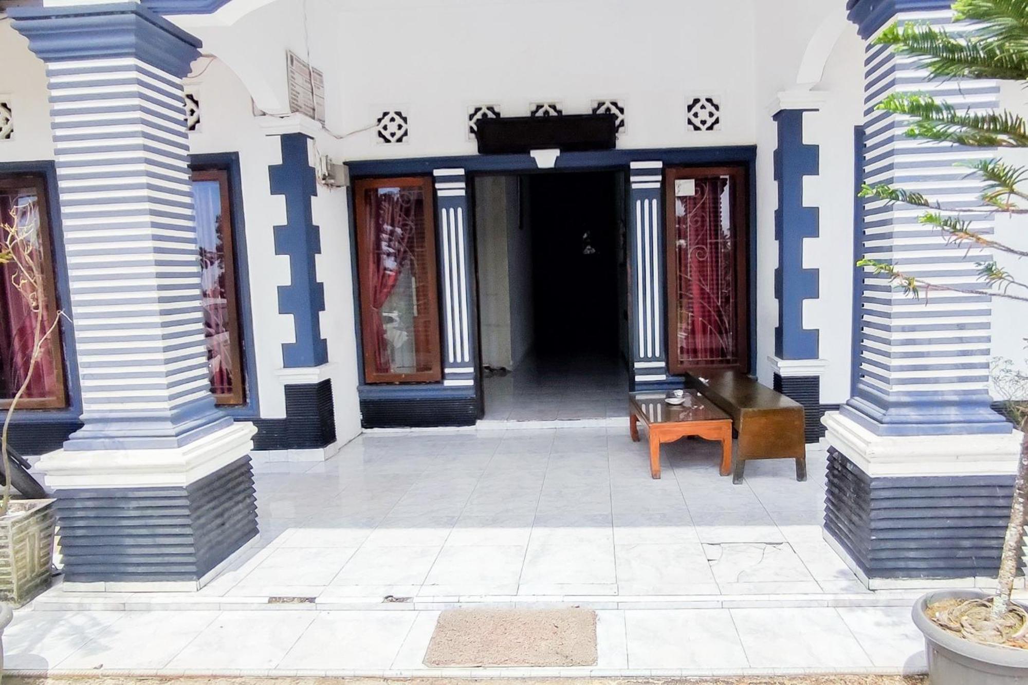 Reddoorz Syariah At Penginapan Eby Padang Exterior photo