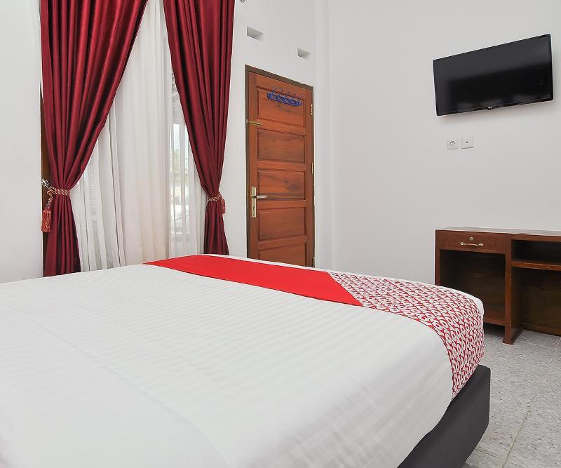 Reddoorz Syariah At Penginapan Eby Padang Exterior photo