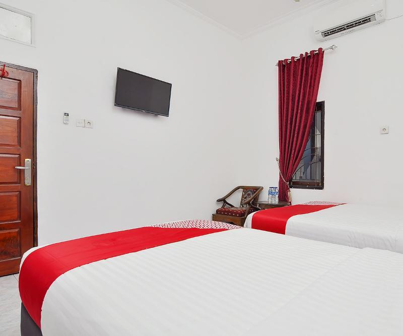 Reddoorz Syariah At Penginapan Eby Padang Exterior photo